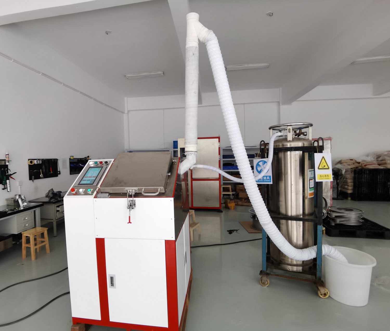 NANJING PEGE TECHNO cryogenic deflashing machine PG-40T deburring PPS+GF40 plastic components