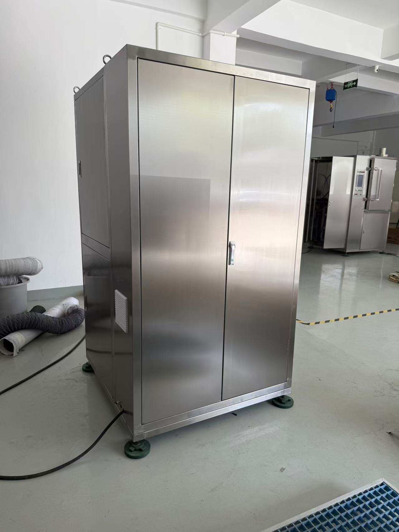 China PEGE cryogenic deflashing machine China PEGE cryogenic deflashing machine