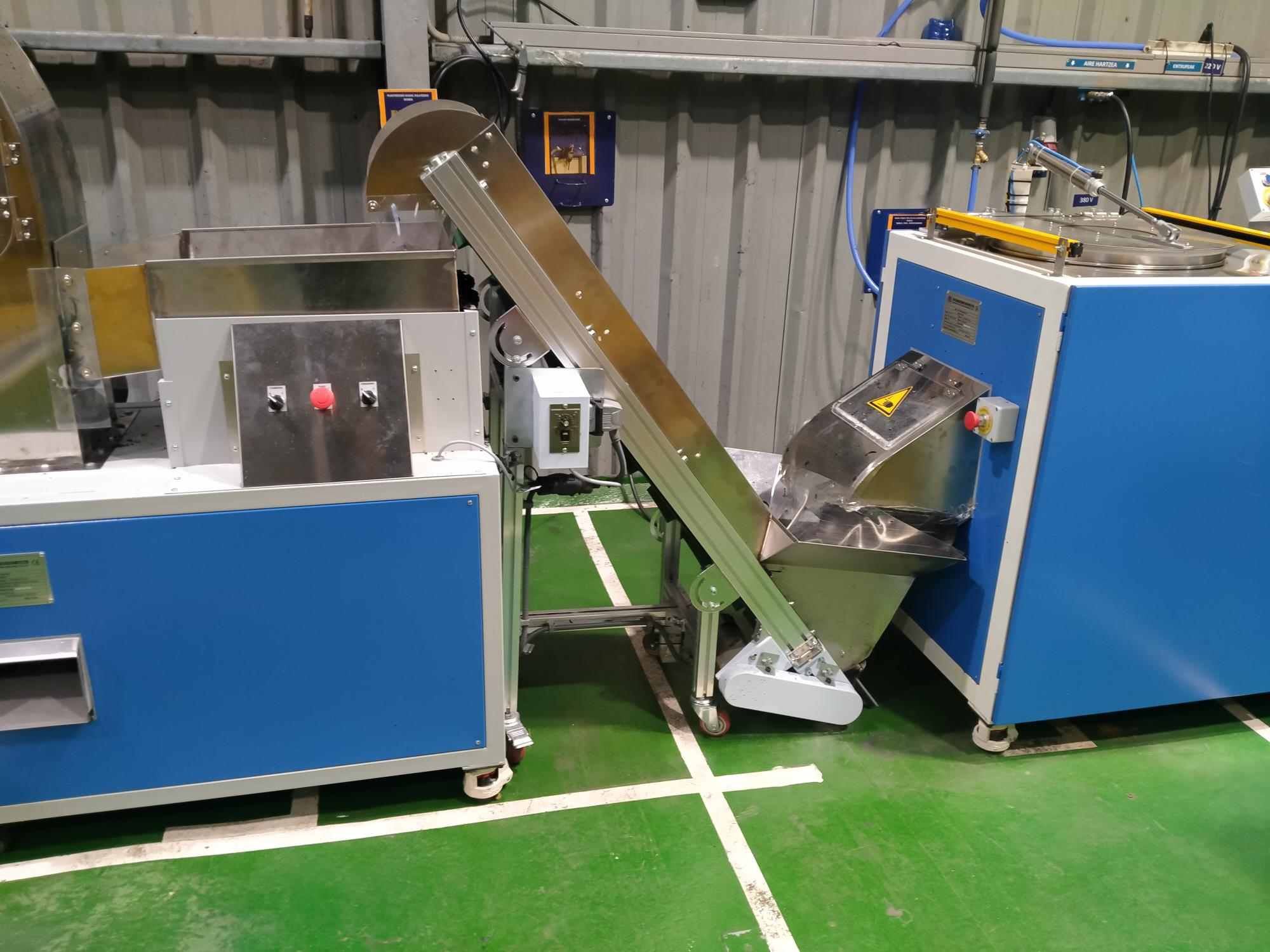 PEGE SPINNING TRIM DEFLASHING MACHINE PEGE SPINNING TRIM DEFLASHING MACHINE